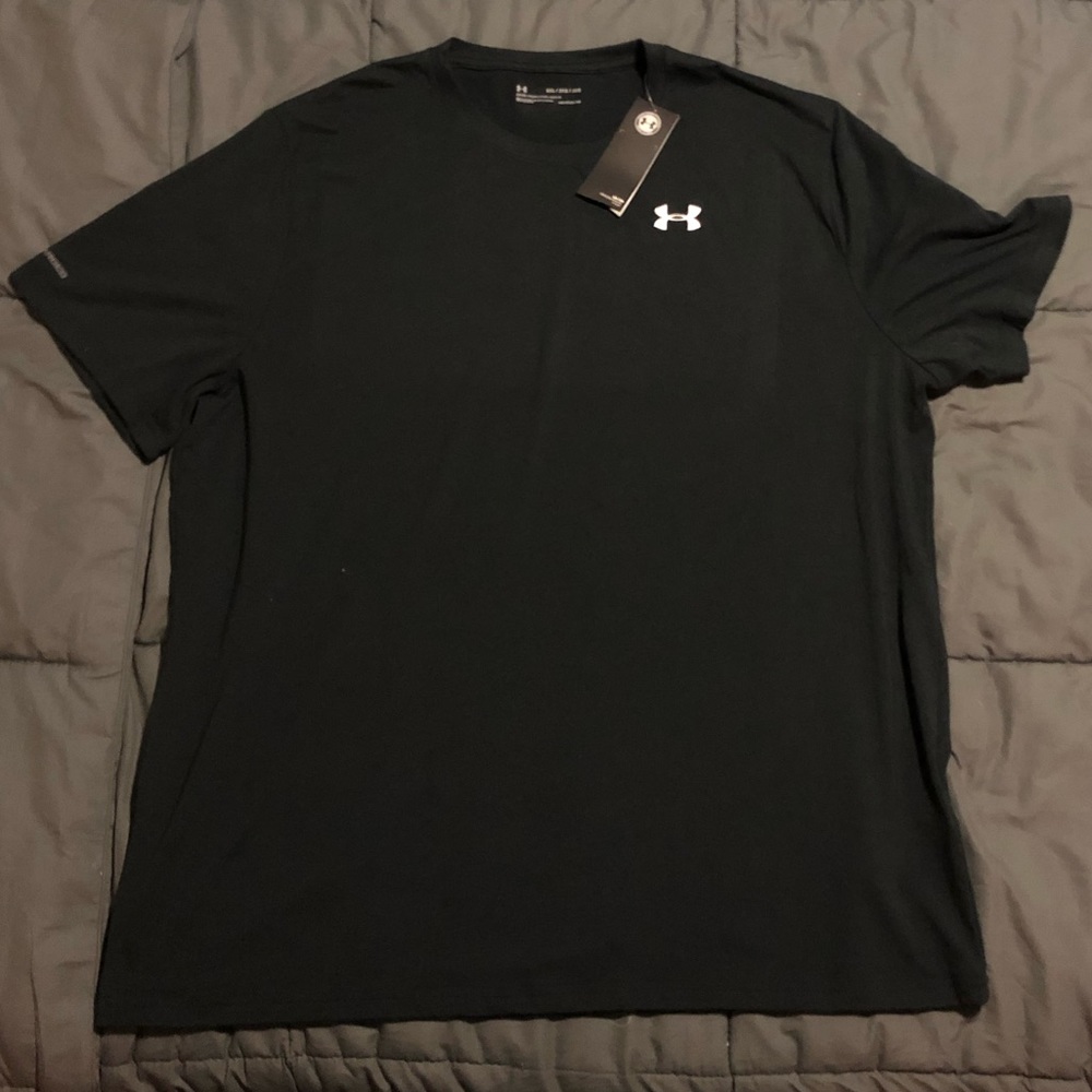 Under Armour T-shirt